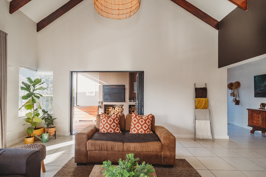 4 Bedroom Property for Sale in Kraaibosch Manor Western Cape